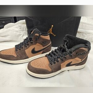 Nike Men's Air Jordan 1 Mid SE Brown Leather Shoe Size w/COA